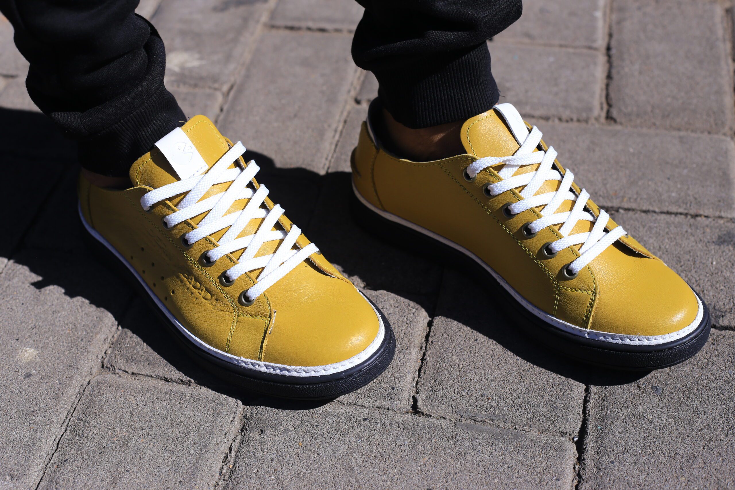 Modern Mbadada classic sneaker Mustard and Black/brown/white Sole - Image 2